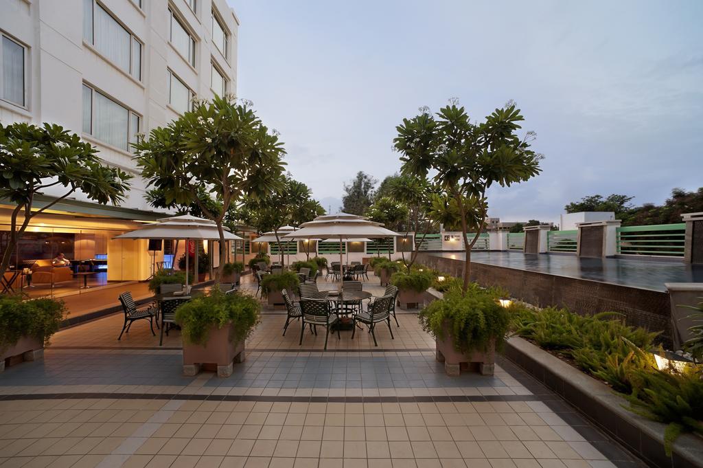 Radha Regent Electronic City Bangalore Exteriör bild